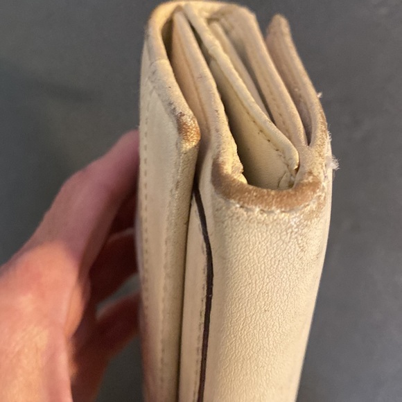 Coach beige, trifold wallet. - Picture 7 of 16